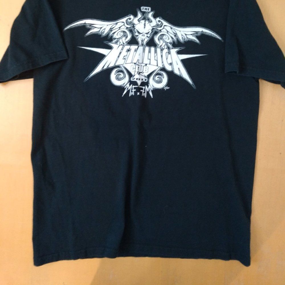 Metallica Fan Club 2011 T-Shirt - Picture 3 of 7